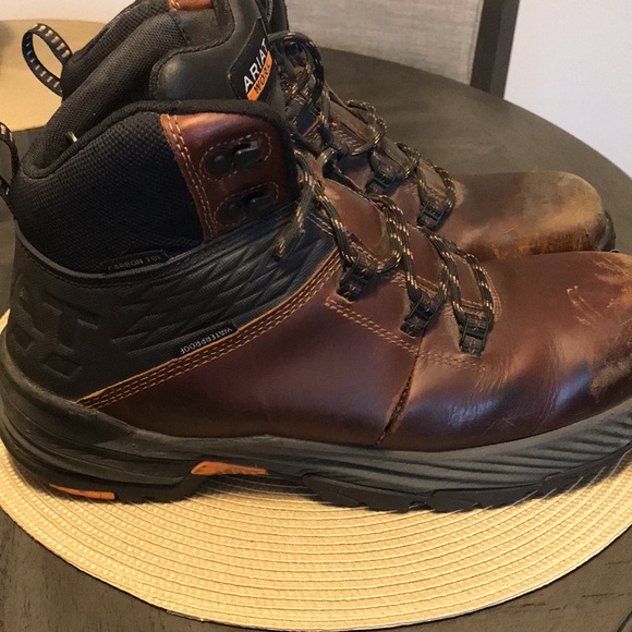 Ariat work boot size 10 used broken in so you can move in comfort non steel toe - Picture 3 of 5